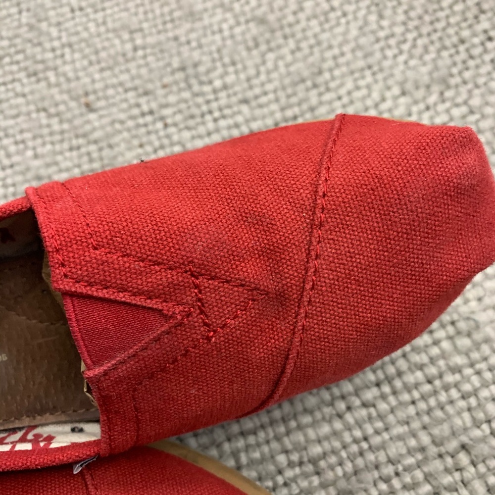Toms - Picture 8 of 8